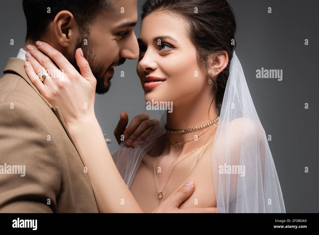 Muslim woman veil wedding hi-res stock photography and images - Alamy