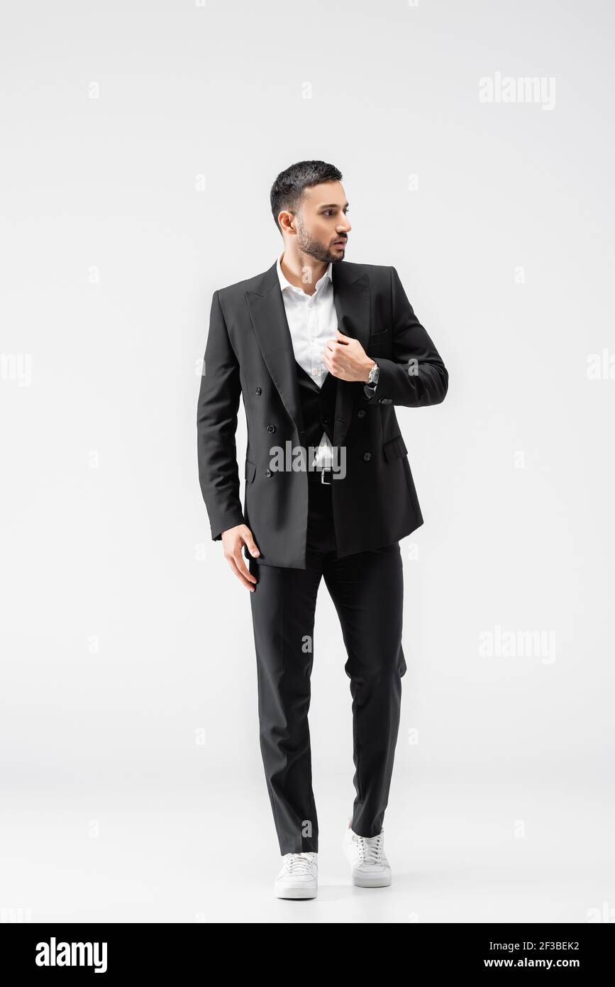 Traje Negro Ternos Con Zapatillas Blancas Chai Shop Dress Chicos