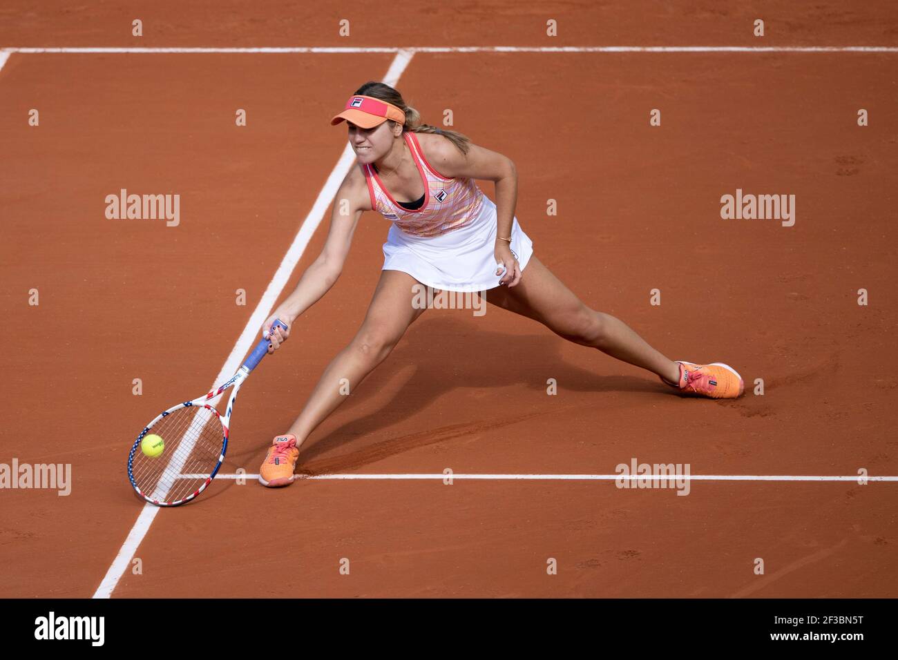 American tennis player Sofia Kenin playing a forehand volley during French Open 2020, Paris, France, Europe. Stock Photo