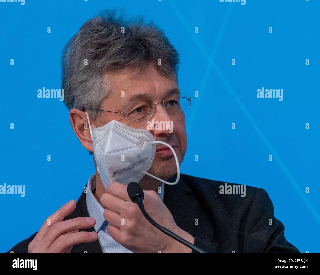 Munich, Germany. 16th Mar, 2021. Michael Piazolo (Free Voters), State Minister for Education and Culture, will take part in a final press conference after the meeting of the Bavarian cabinet. Credit: Peter Kneffel/dpa/Alamy Live News Stock Photo