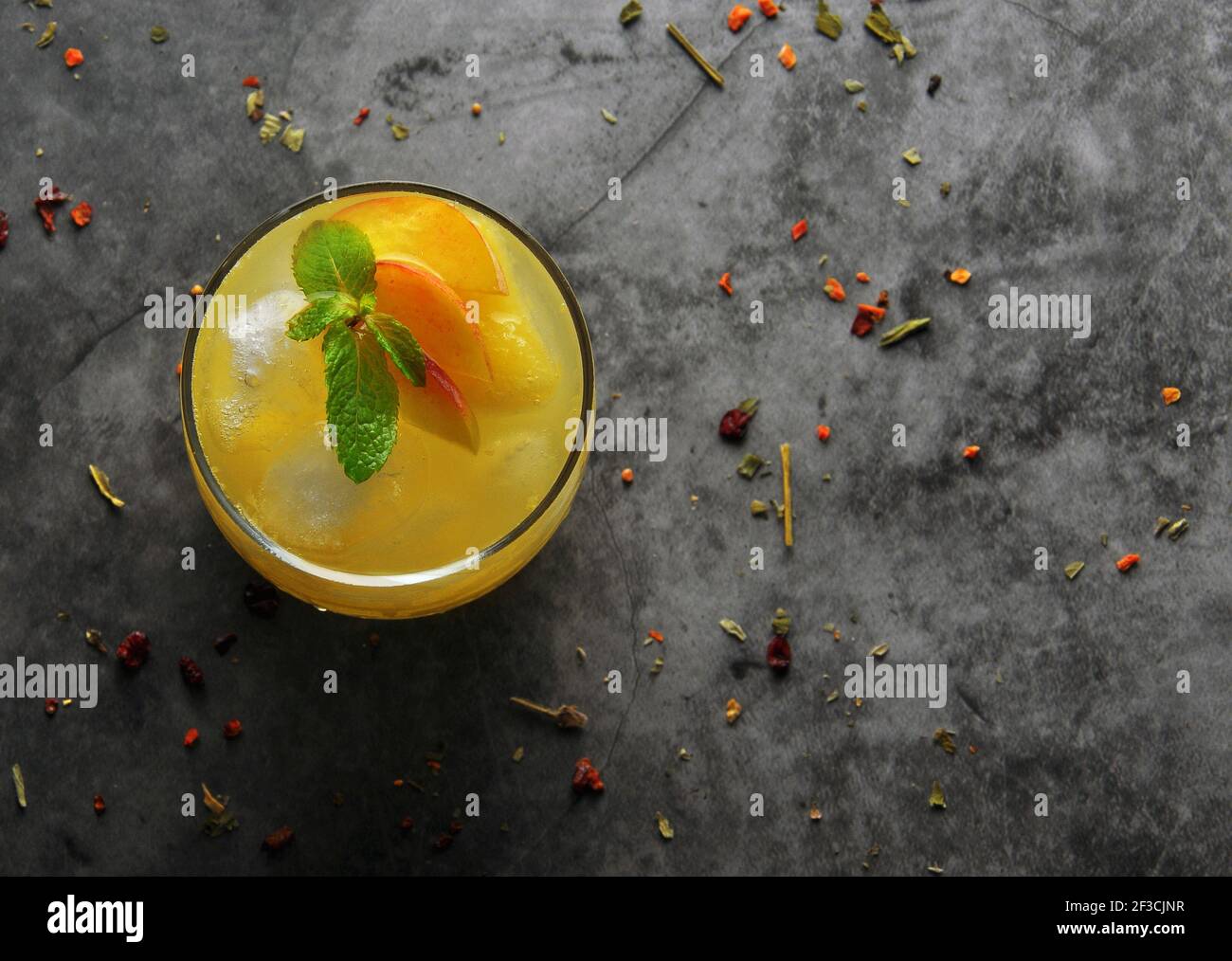 Cocktail mint leaves hires stock photography and images Alamy