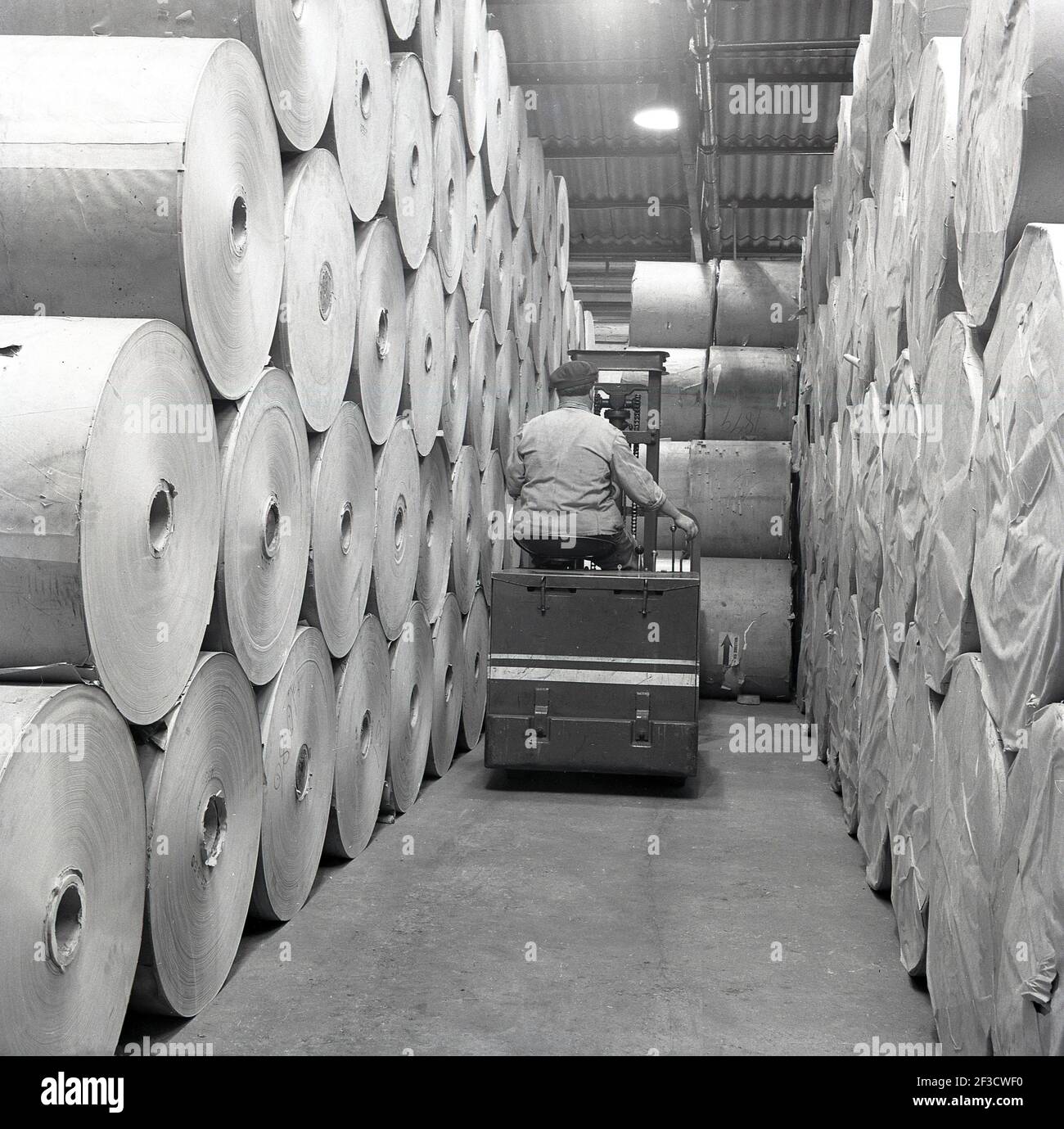 Large paper rolls hi-res stock photography and images - Alamy