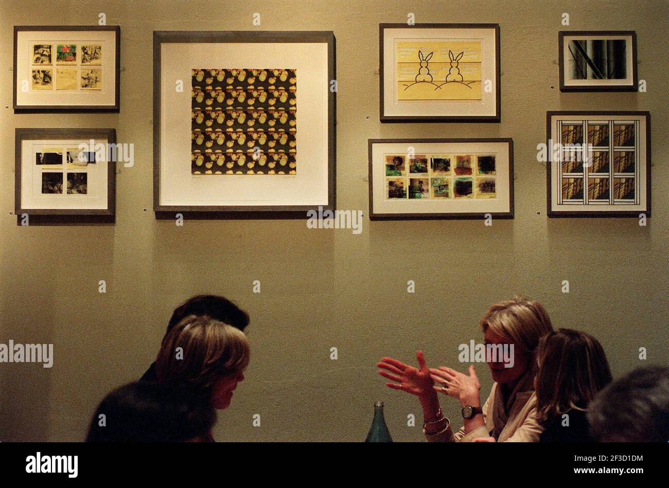 Miniature masterpieces on post-it notes on show at the Royal Academy. 4-12-2000 photo Tom Pilston Stock Photo