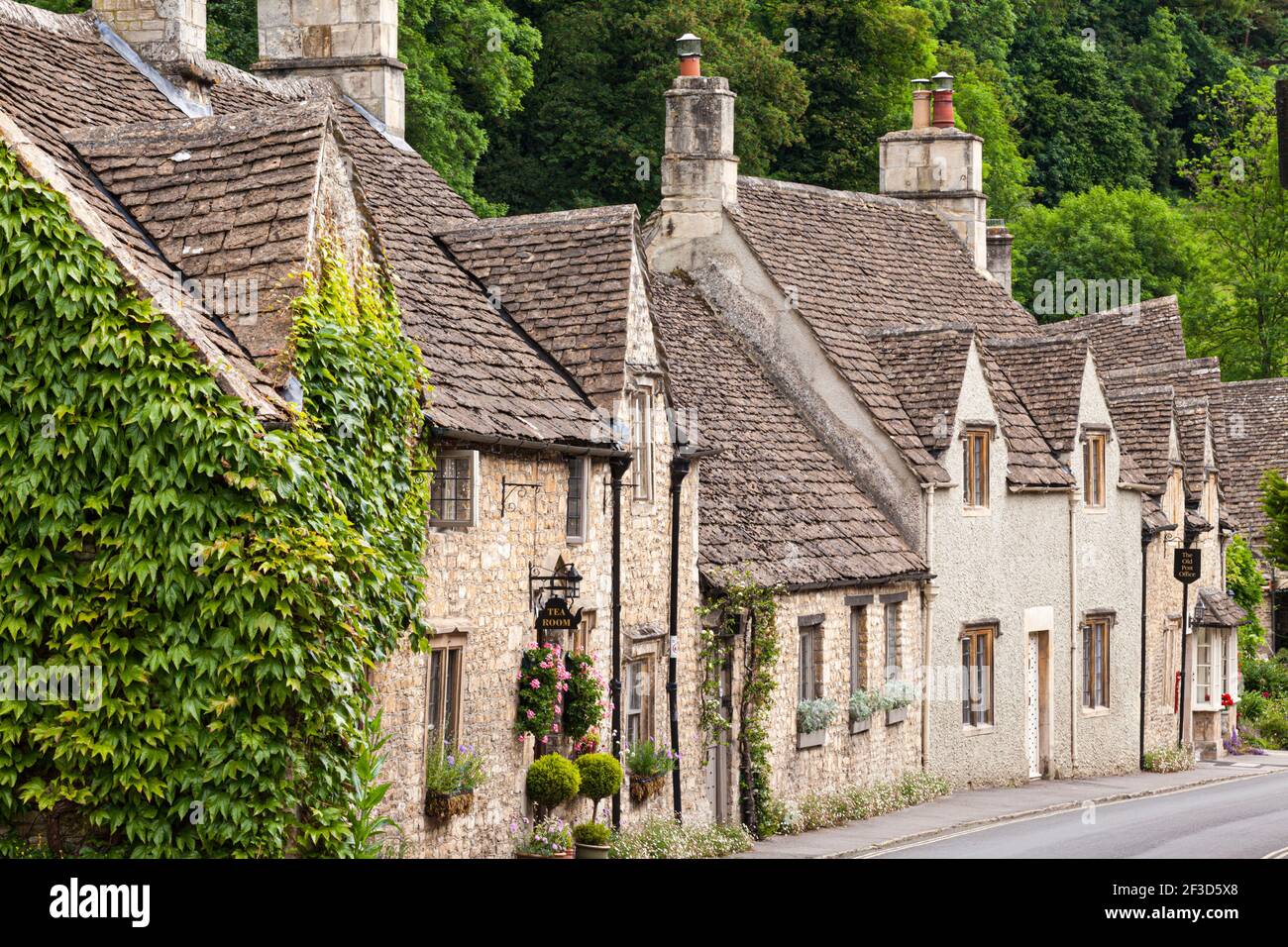 Cottages in the Cotswold village of Castle Combe, Wiltshire UK Stock Photo Alamy