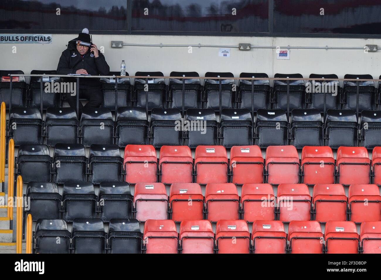 Bradford Bulls’ coach John Kear high in the stands during the match Stock Photo