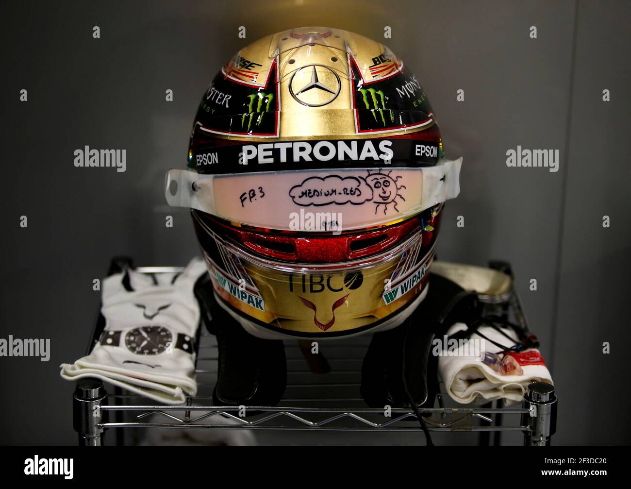 HAMILTON Lewis (gbr), Mercedes AMG F1 Petronas GP W09 Hybrid EQ Power+,  helmet during the 2018 Formula One World Championship, Grand Prix of  England from july 5 to 8, in Silverstone, Great