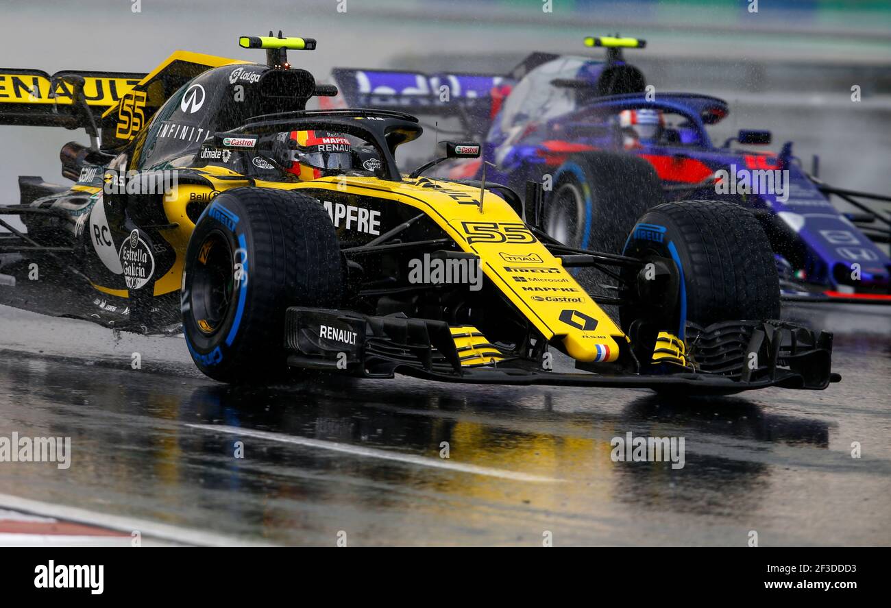Sainz Carlos Spa Renault Sport F1 Team Rs18 Gasly Pierre Fra Scuderia Toro Rosso Honda Str13 Action During The 18 Formula One World Championship Grand Prix Of Hungary From July 26 To