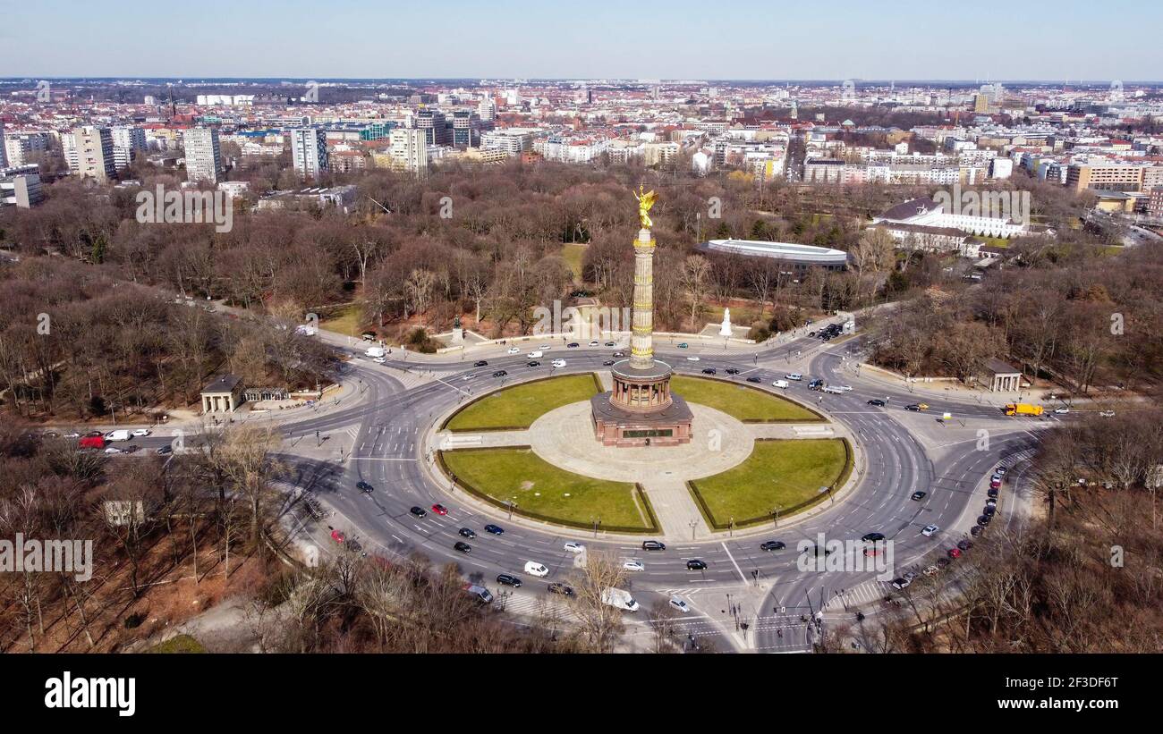 Famous Big Star roundabout with Berlin Victory Column Stock Photo Alamy
