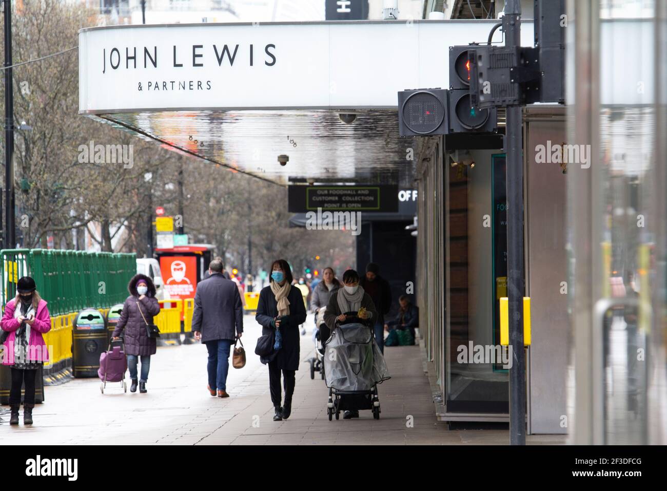 Shut closed John Lewis Oxford street store during London Covid19
