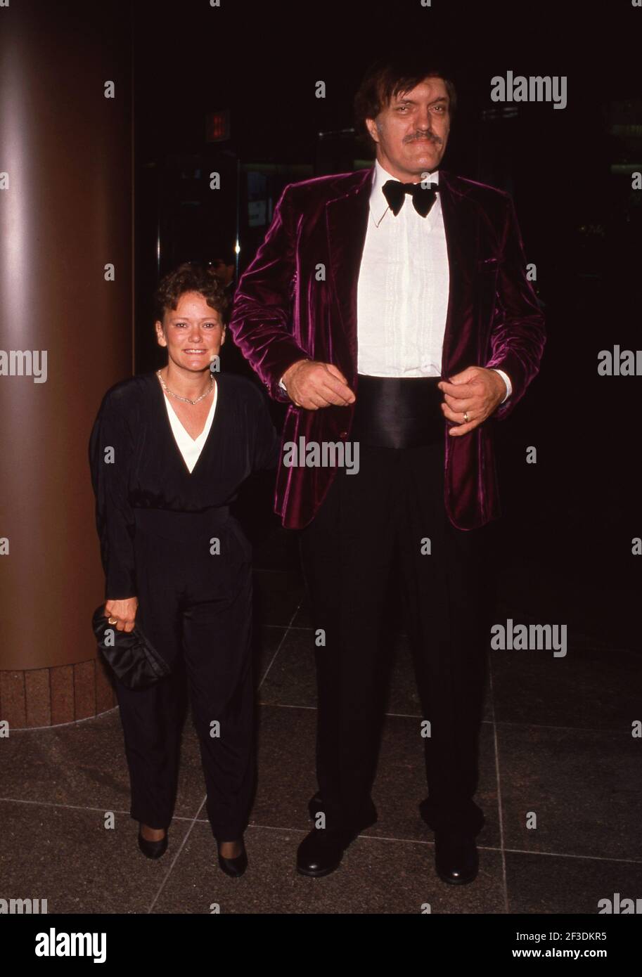 Richard Kiel and wife July 1989 Credit: Ralph Dominguez/MediaPunch Stock Photo