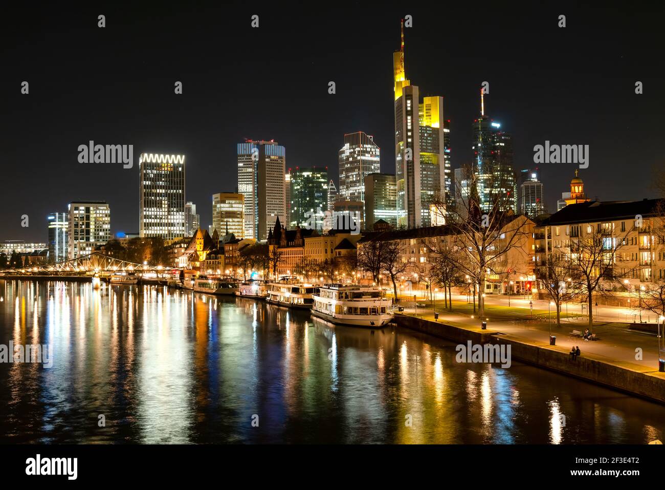 Skyline of Frankfurt am Main at night Stock Photo - Alamy