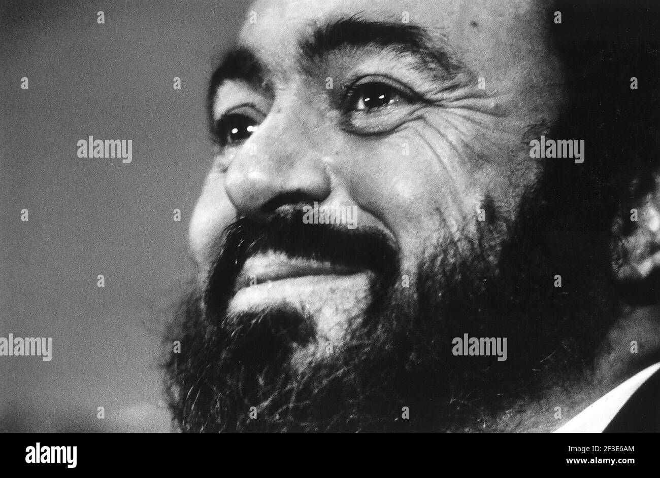 Luciano Pavarotti opera singer Stock Photo - Alamy