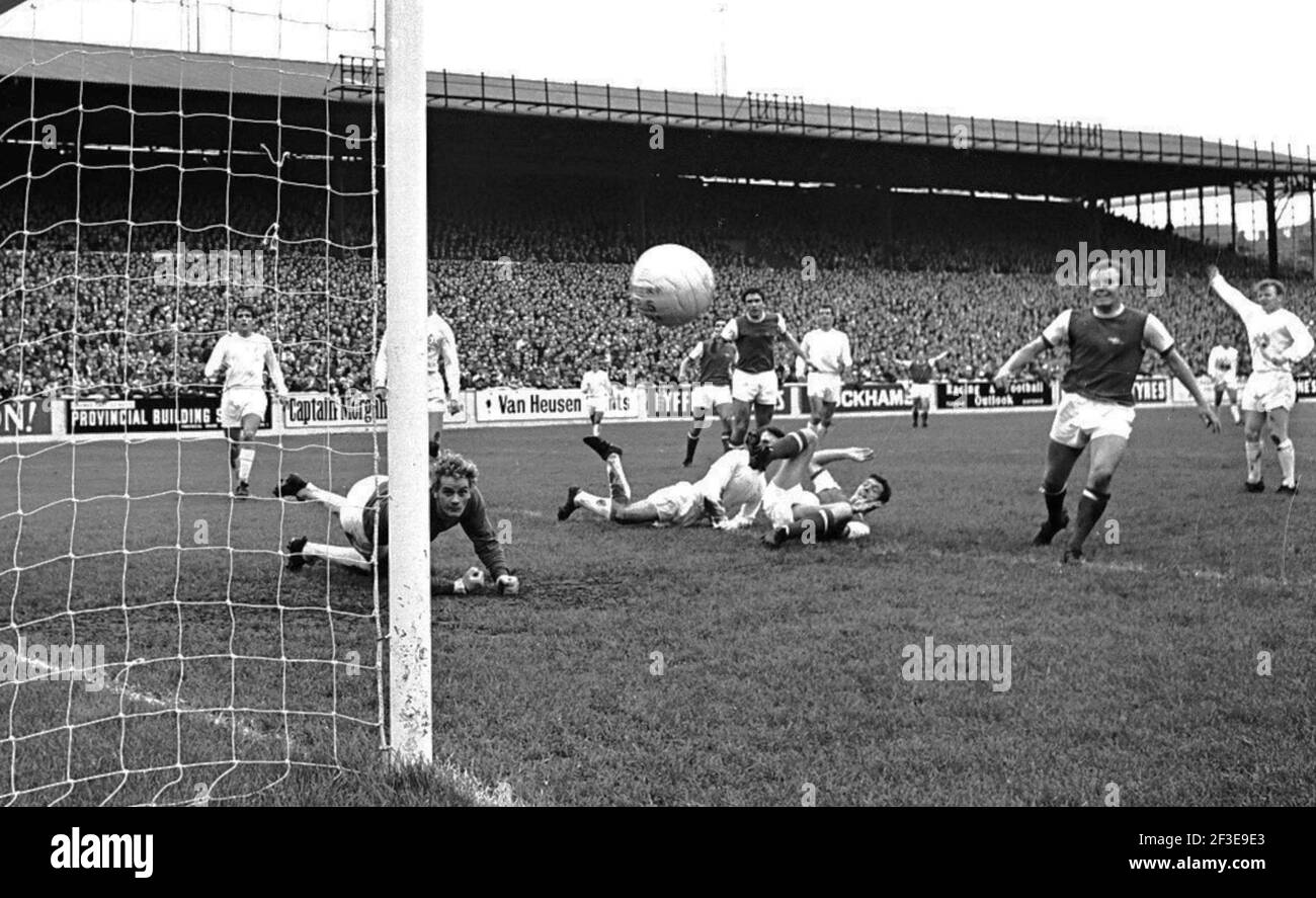 Ancienne Photo Leeds United – Célébration League Cup 1968 – Vintage Football
