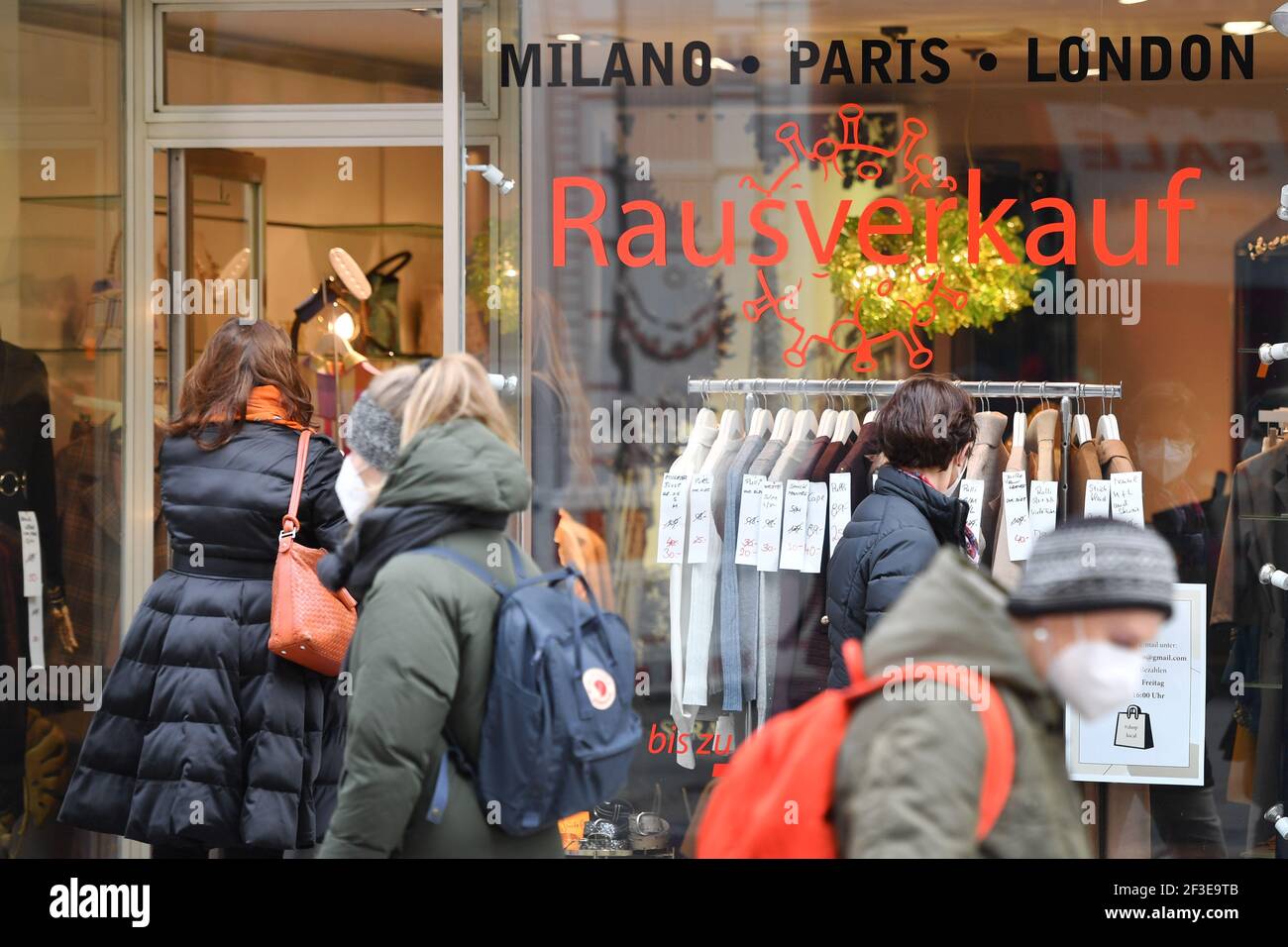 Munich, Deutschland. 16th Mar, 2021. Topic picture CLEARANCE SALE DUE