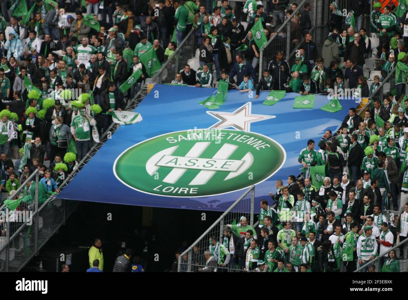 FOOTBALL - FRENCH LEAGUE CUP 2012/2013 - FINAL - AS SAINT ETIENNE v STADE RENNAIS - 20/04/2013 - SAINT DENIS (FRA) - PHOTO DIDIER RAVON / DPPI - FANS SAINT ETIENNE IN STAND OF STADE DE FRANCE DURING THE MATCH Stock Photo