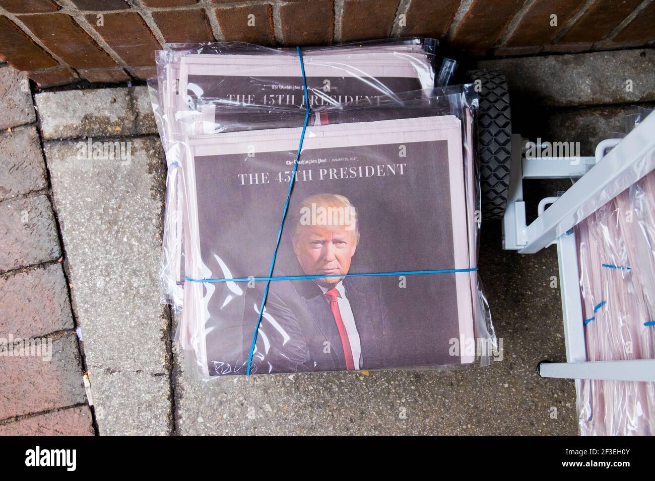 Magazine Inaguration Inaguration trump hi-res stock photography and images - Alamy