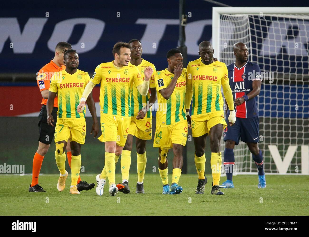 Players of Nantes celebrate the goal of Randal Kolo Muani of FC Nantes  during the French championship Ligue 1 football match between Paris  Saint-Germain and FC Nantes on March 14, 2021 at