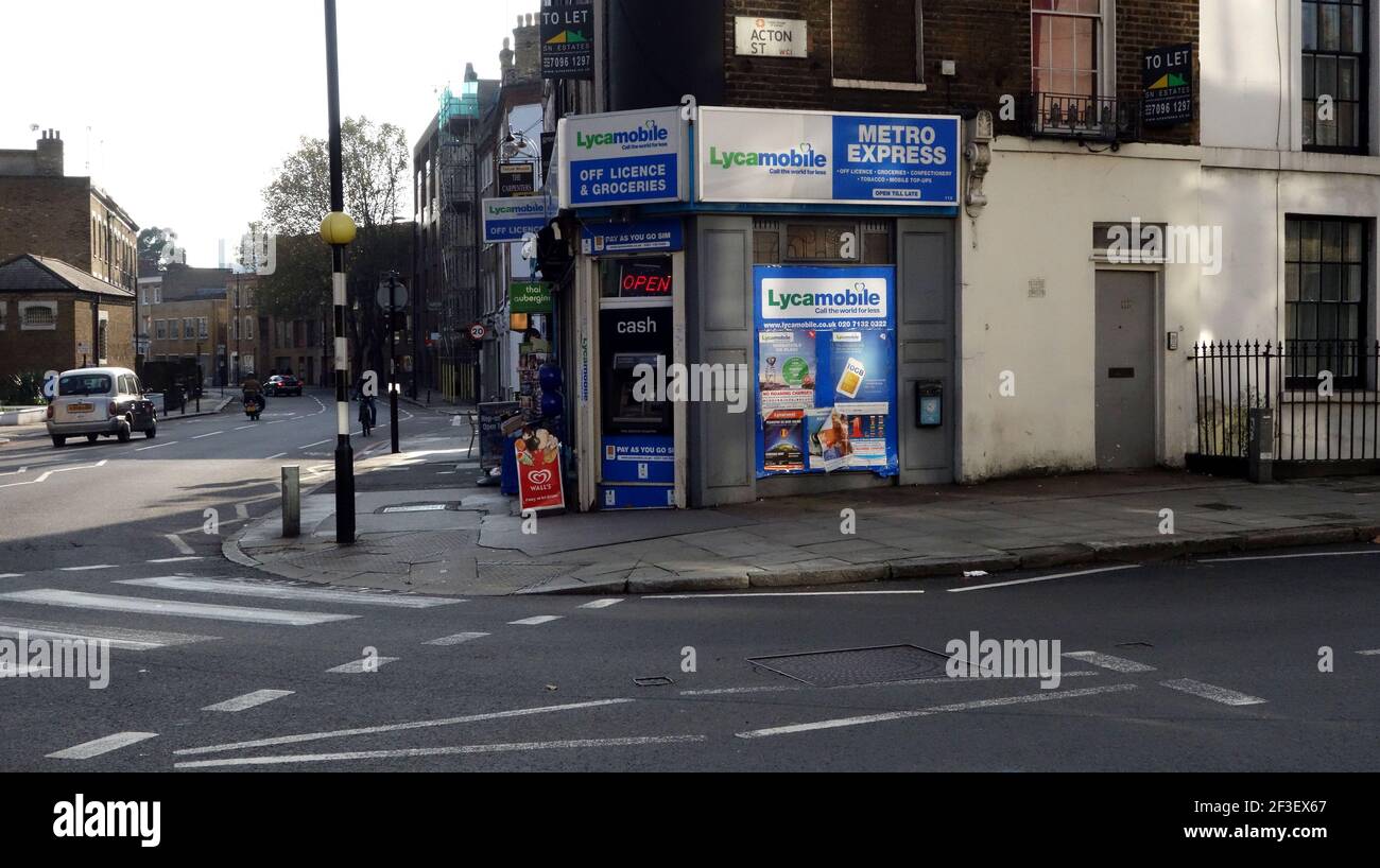 Corner shop london hi-res stock photography and images - Alamy