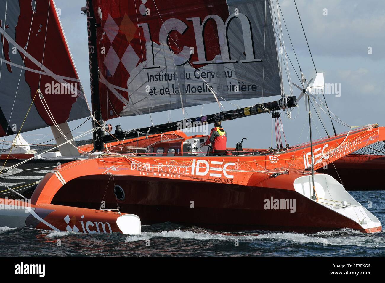 VOILE - NOUVELLE ROUTE RECORD SOLO IDEC - LA MAURICIENNE - LORIENT (FRA) -  17/10/2009PHOTO : FRANCOIS VAN MALLEGHEM / DPPI TRIMARAN IDEC - SKIPPER :  FRANCIS JOYON (FRA) - NOUVELLE ROUTE