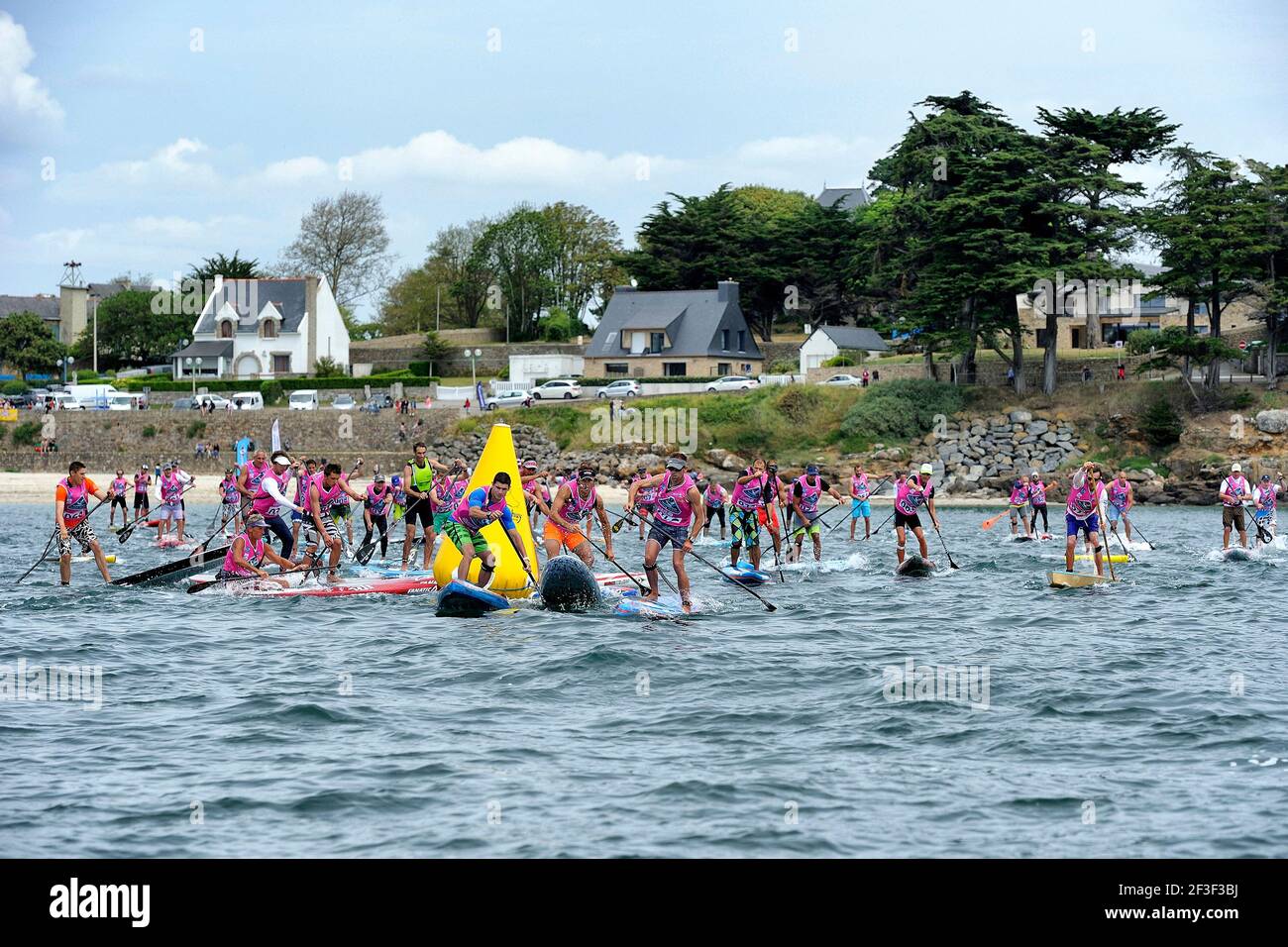 Start men, during the Morbihan Paddle Trophy 2015, Elite 24 km, Golfe
