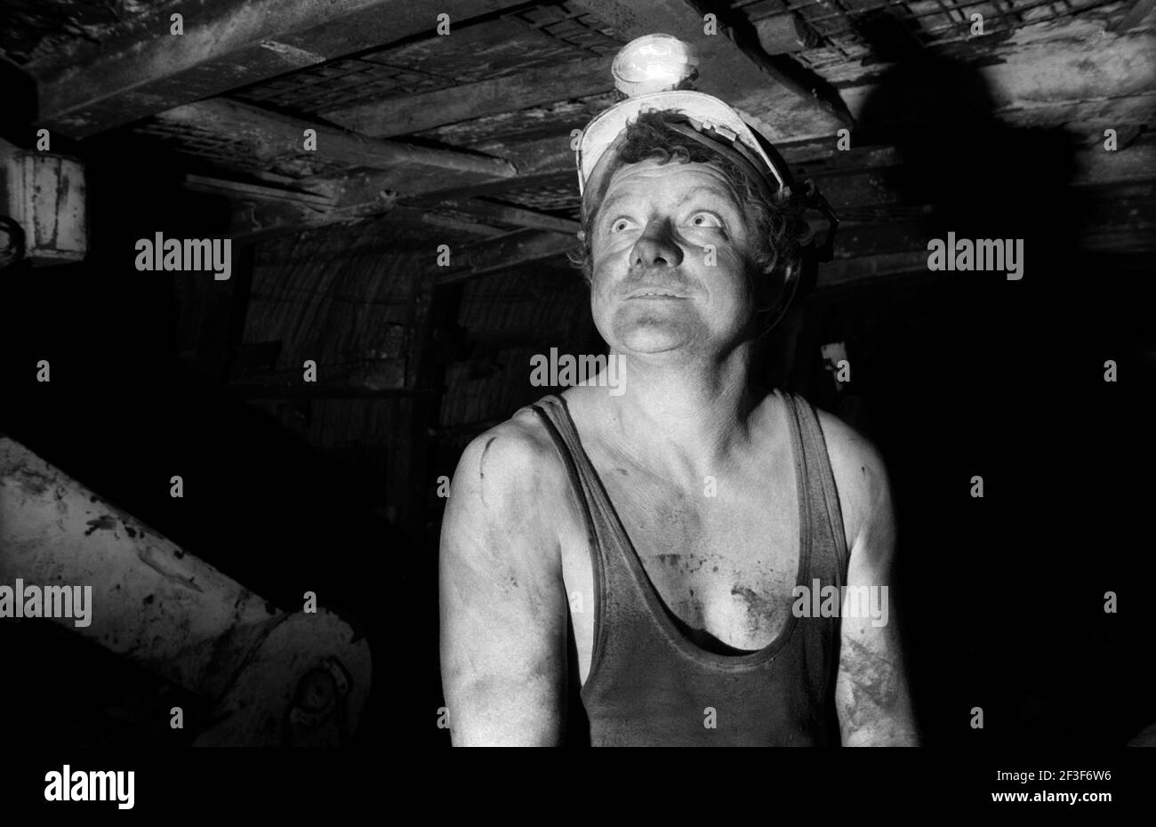 miners waiting underground on face at Monkwearmouth Colliery Stock Photo