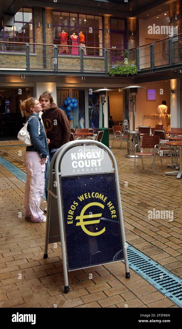 Euros 30 4 04 hires stock photography and images Alamy