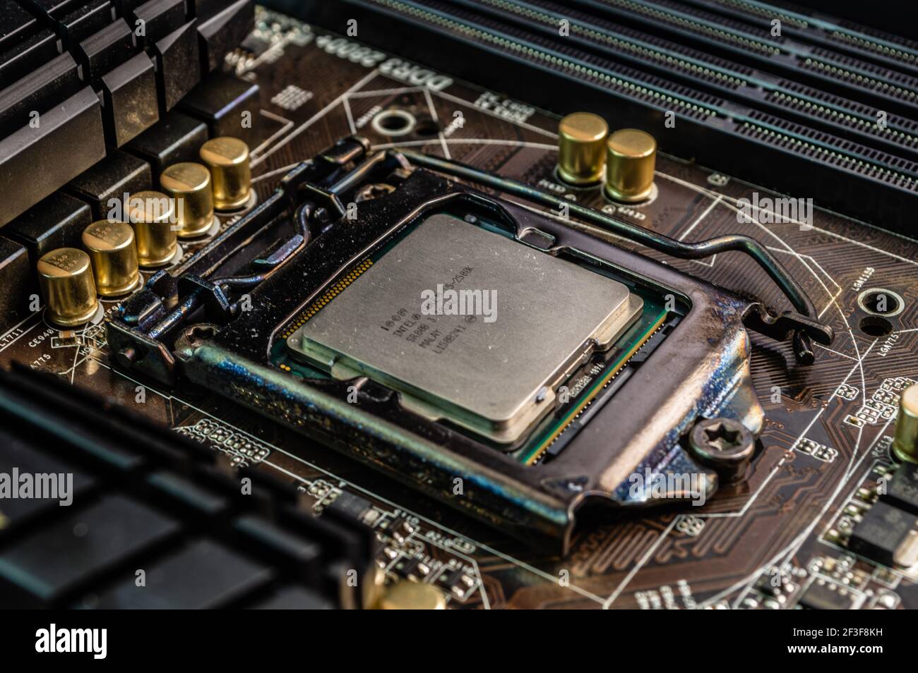 Intel microprocessor
