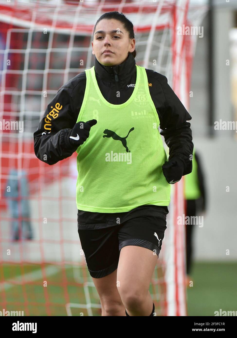 Munich, Germany. 14th Mar, 2020. Wilde, Manjou #8 (SGS Essen) in action during the Flyeralarm Frauen Bundesliga match between FC Bayern Munich and SGS Essen at FC Bayern Campus in Bayern, Germany. Credit: SPP Sport Press Photo. /Alamy Live News Stock Photo