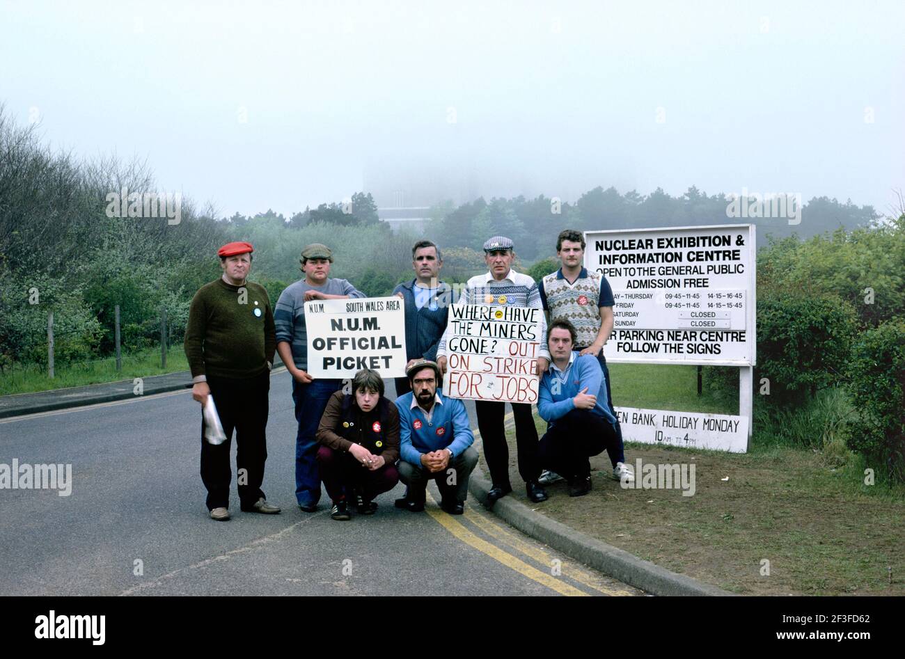 National Union of Miners members from Cwm Lodge, South Wales,  picket the entrance to Sizewell nuclear power station during the 1984 miners' strike. Stock Photo