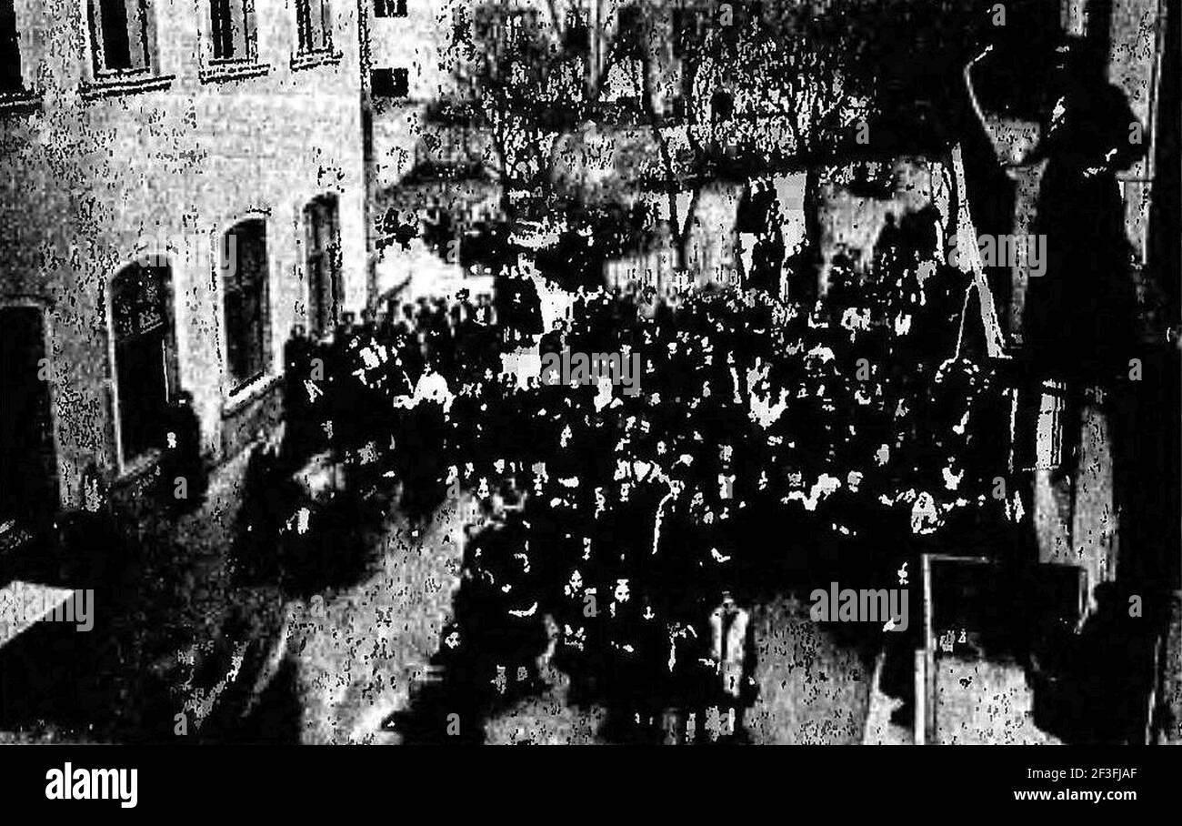 Prywatne Gimnazjum Żeńskie z prawem publiczności Zofii Strzałkowskiej (garden -1911). Stock Photo
