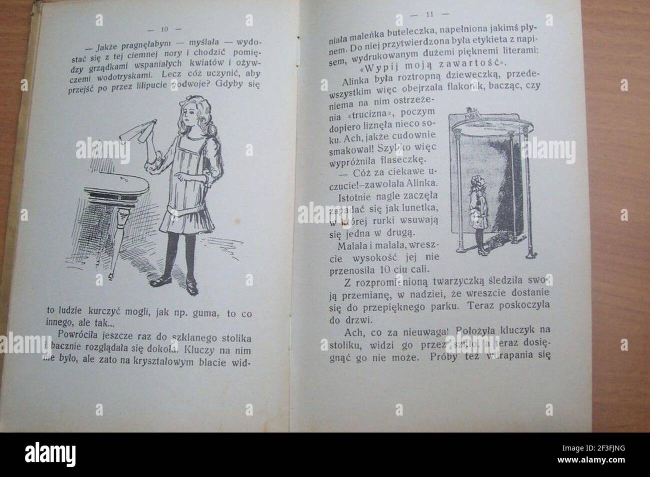 Przygody Alinki w krainie czarów, 1910, s.10-11. Stock Photo