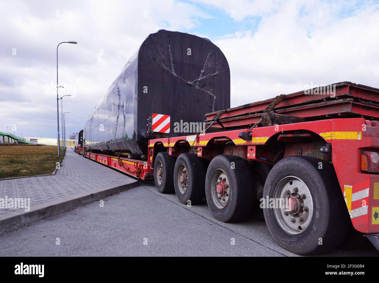 Very long vehicle. Oversize load or exceptional convoy. A truck with a  special semi-trailer for transporting oversized loads Stock Photo - Alamy