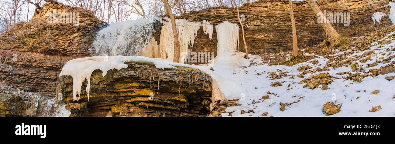 Tiered plunge waterfalls hi-res stock photography and images - Alamy