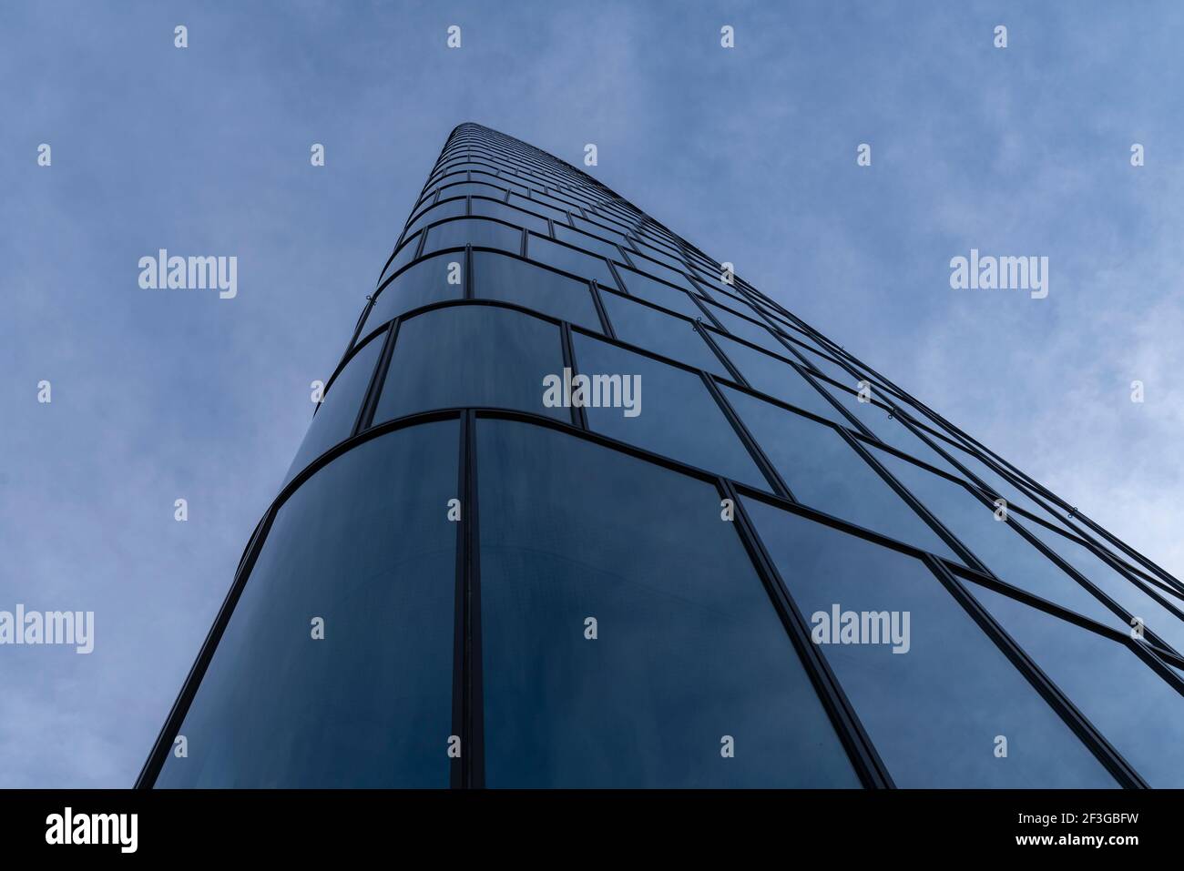 Tall curved building hi-res stock photography and images - Alamy