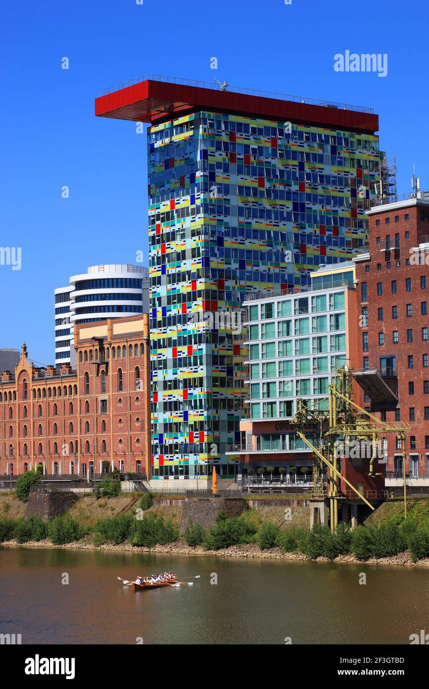 Gebäude-Ensemble entlang des Julo-Levin-Ufers im Medienhafen, Düsseldorf, Colorium, Nordrhein-Westfalen, Deutschland Stock Photo