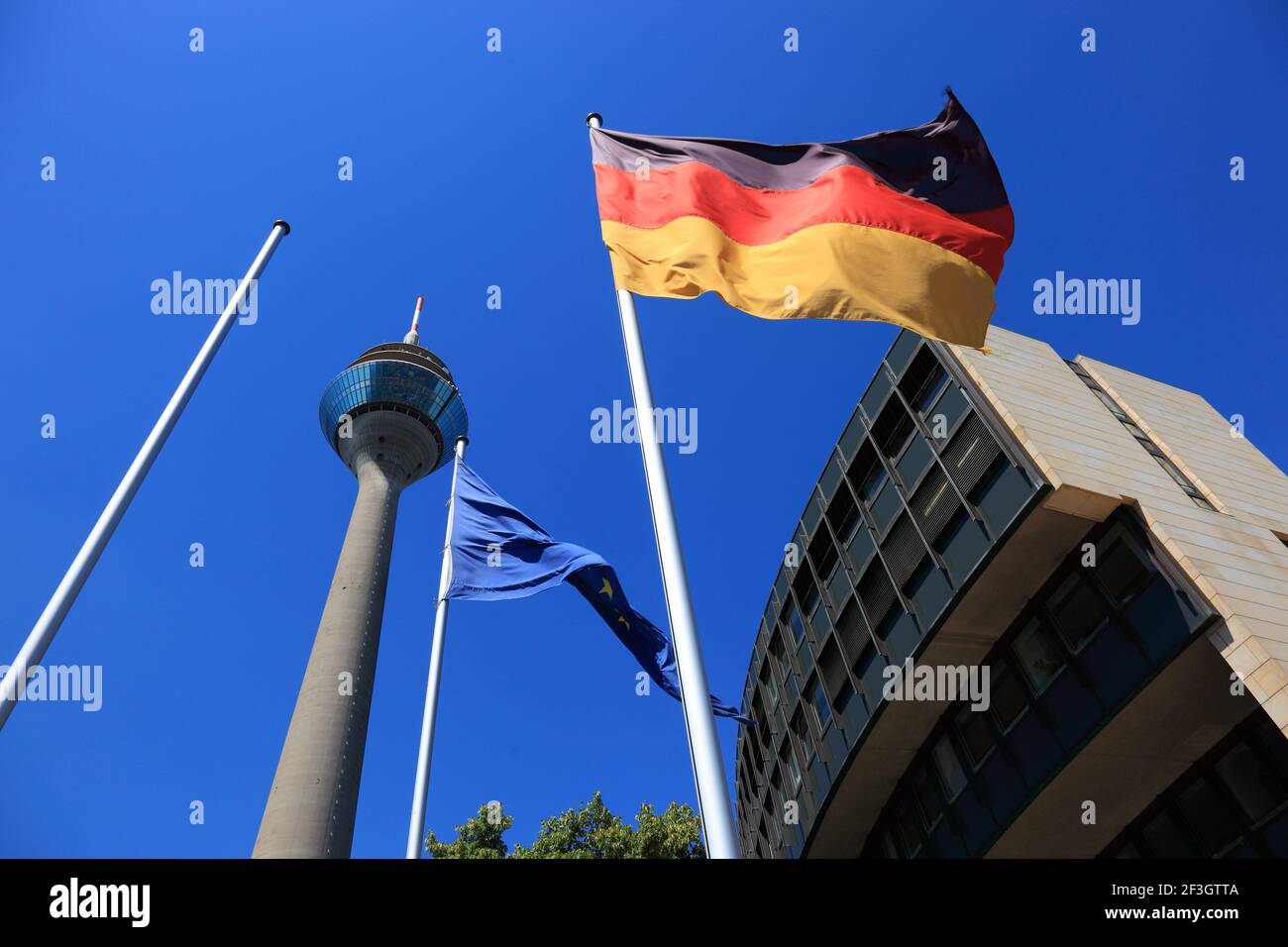 Rheinturm, Landtagsgebäude Nordrhein-Westfalen, Haus des Landtages, Stromstraße, Regierungsviertel, Düsseldorf, Nordrhein-Westfalen, Deutschland Stock Photo