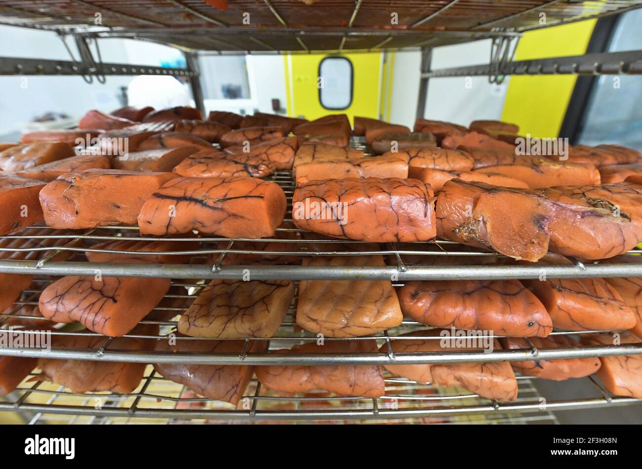 Boulogne-sur-Mer (northern France): smoked lumpfish roes in the workshop of the salting company JC David Stock Photo