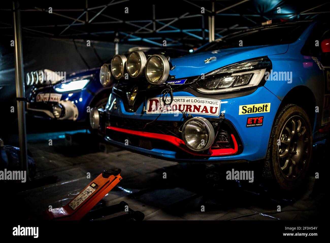 61 BERTON Charlotte and PAGES Cecile, Renault Clio, service during the 2018 French rally championship, rallye du Var from November 22 to 25 at Sainte Maxime, France - Photo Thomas Fenetre / DPPI Stock Photo