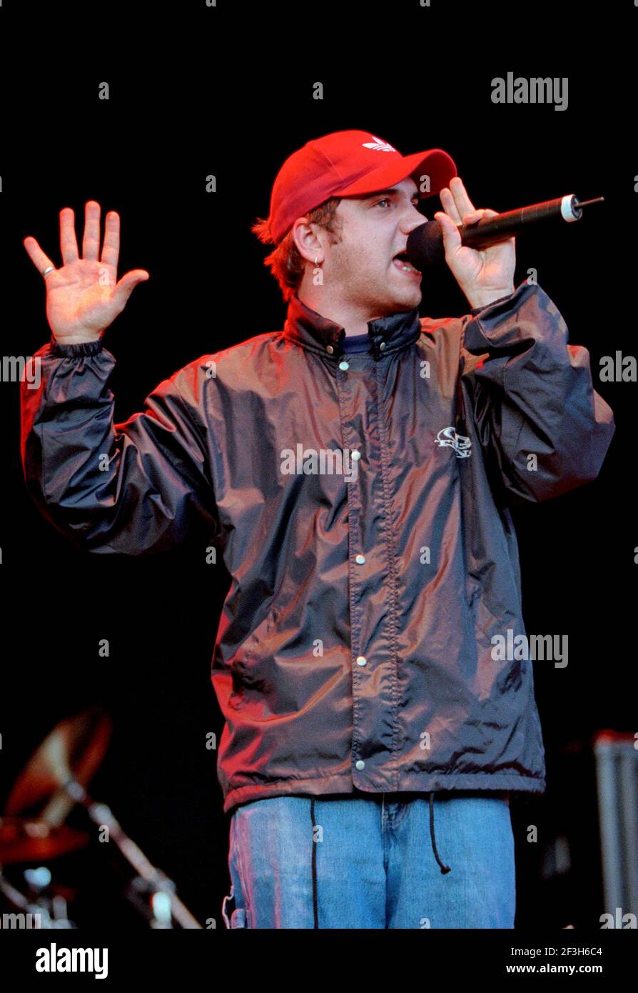 Bloodhound Gang Jimmy Pop, V2000, Hylands Park, Chelmsford, Essex, Britain 19 August 2000