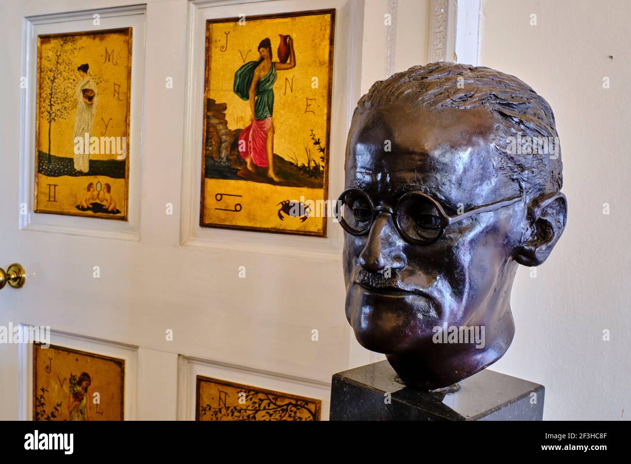 Republic of Ireland, Dublin, Irish Writers Center, writers museum, James Joyce bust Stock Photo