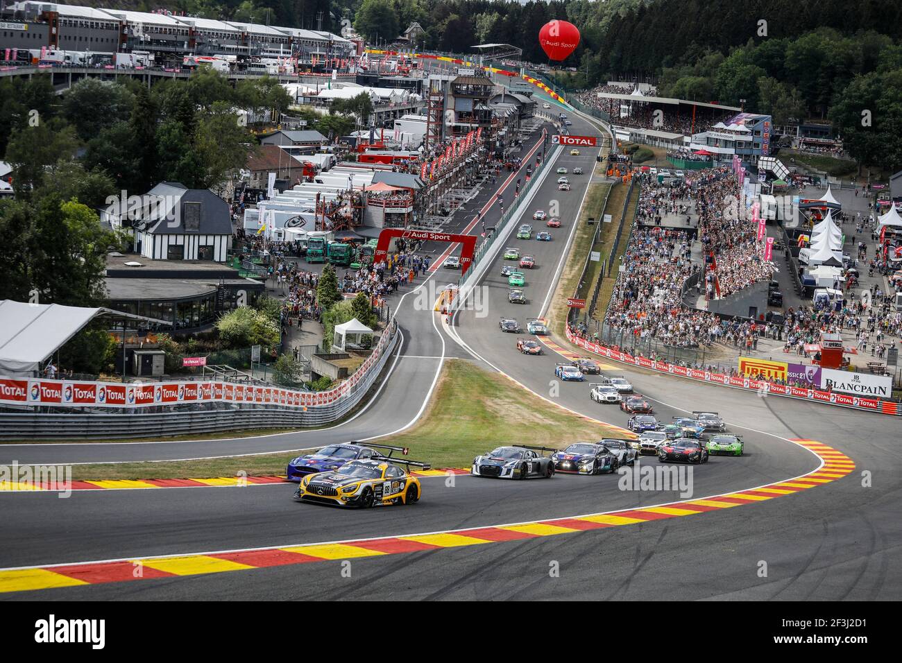 Bærecirkel Ja I stor skala start during the 2018 Blancpain Endurance Series championship 24 Hours of  Spa, from July 25 to 29, Spa Francorchamps, Belgium - Photo Francois  Flamand / DPPI Stock Photo - Alamy