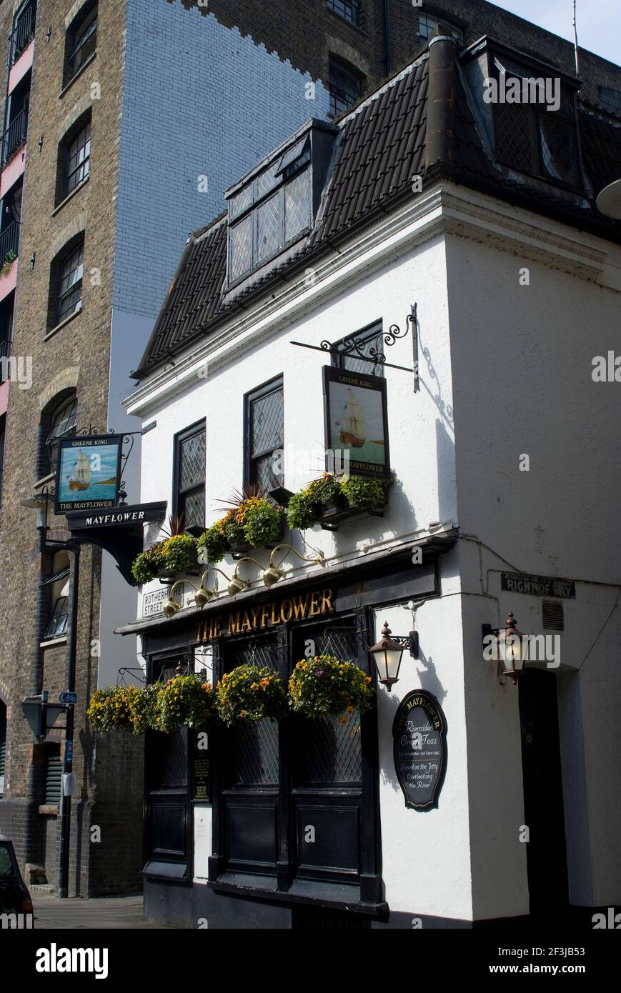 The historic 17th century Mayflower Pub, near the River Thames, Rotherhithe, London, SE16, England | NONE | Stock Photo