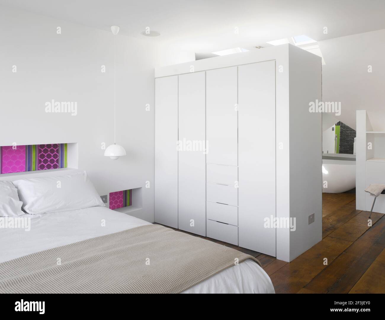 Openplan loft floor with master bedroom and bathroom Architect