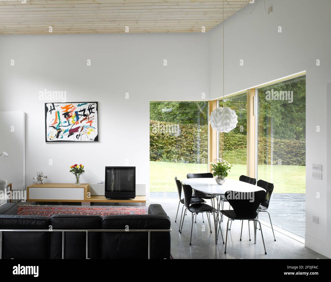 Open plan room dining hi-res stock photography and images - Alamy