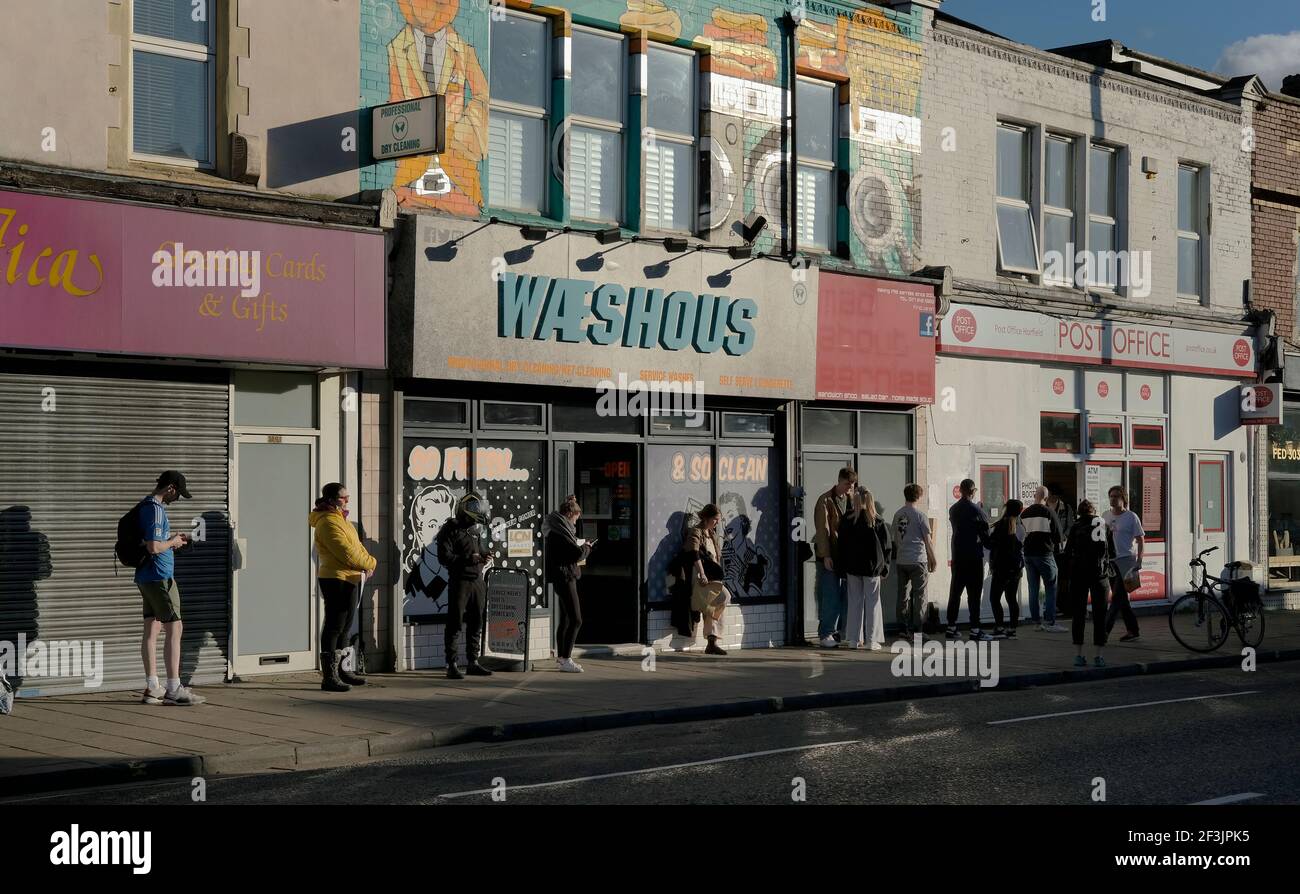 Queuing at a post office hi-res stock photography and images - Alamy