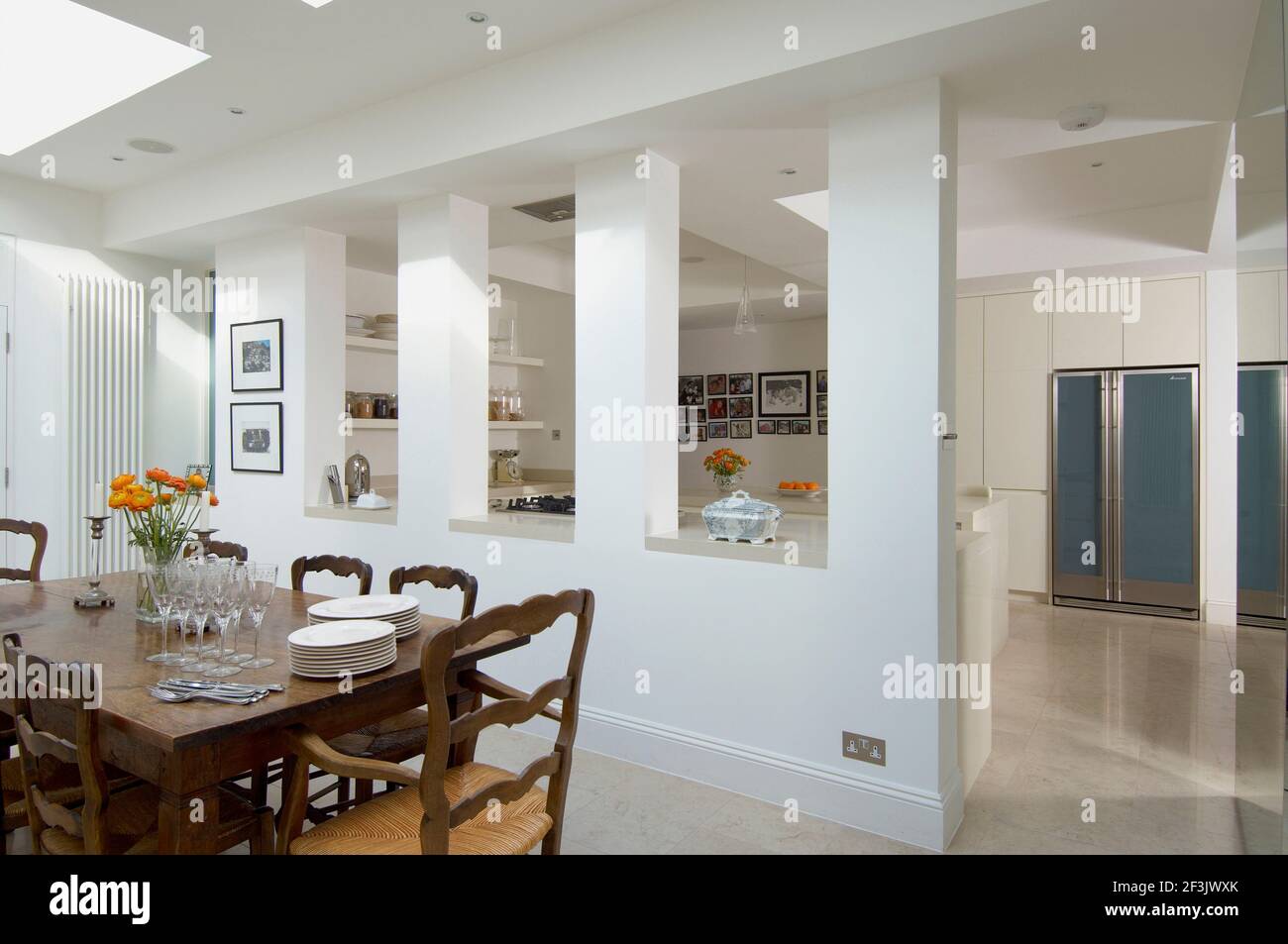Living dining separation hi-res stock photography and images - Alamy