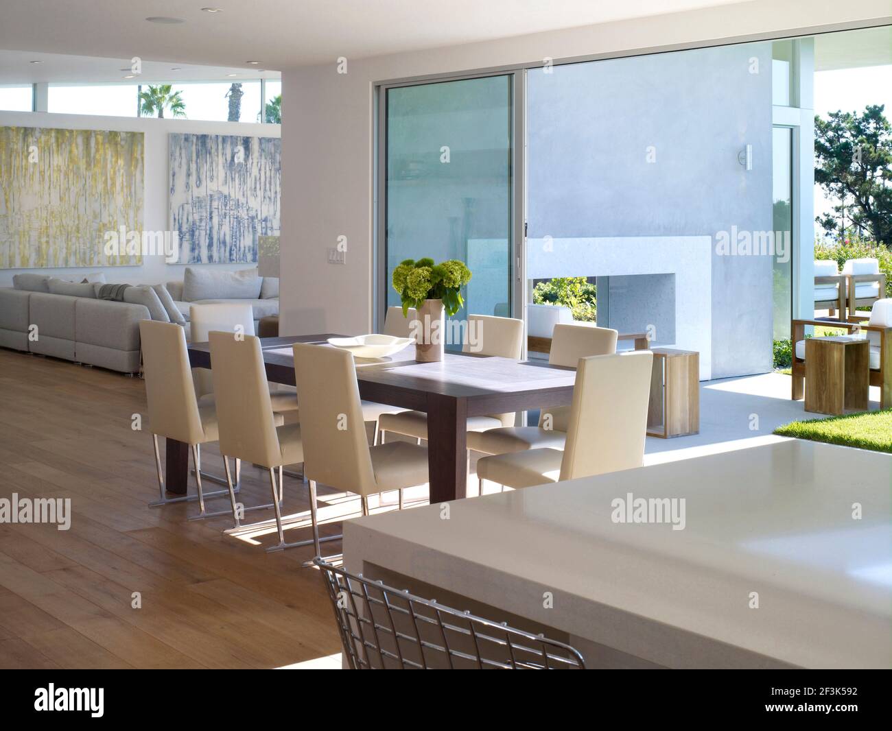 White open plan dining room in Westridge House, Bel Air, California, USA Stock Photo Alamy