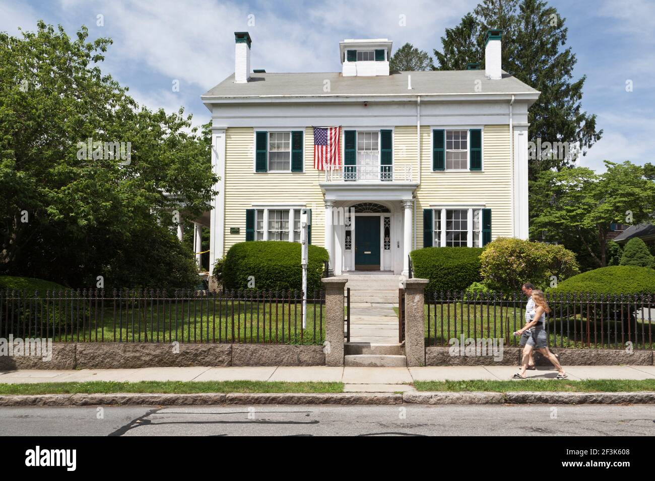 An elegant Federal Style historic colonial whaling mansion New Bedford