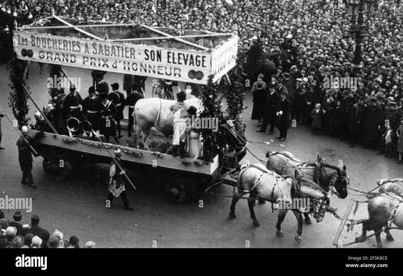 Publicité Char du Boeuf Gras 1928 Stock Photo Alamy
