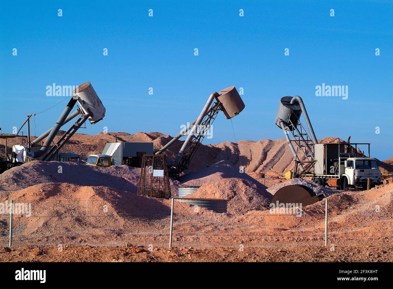 Australia, equipment for opal mining in Coober Pedy Stock Photo - Alamy